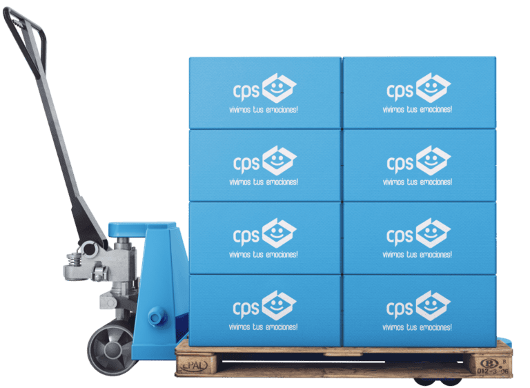 Transpaleta con cajas de CPS República Dominicana organizadas sobre un pallet, listas para envío.